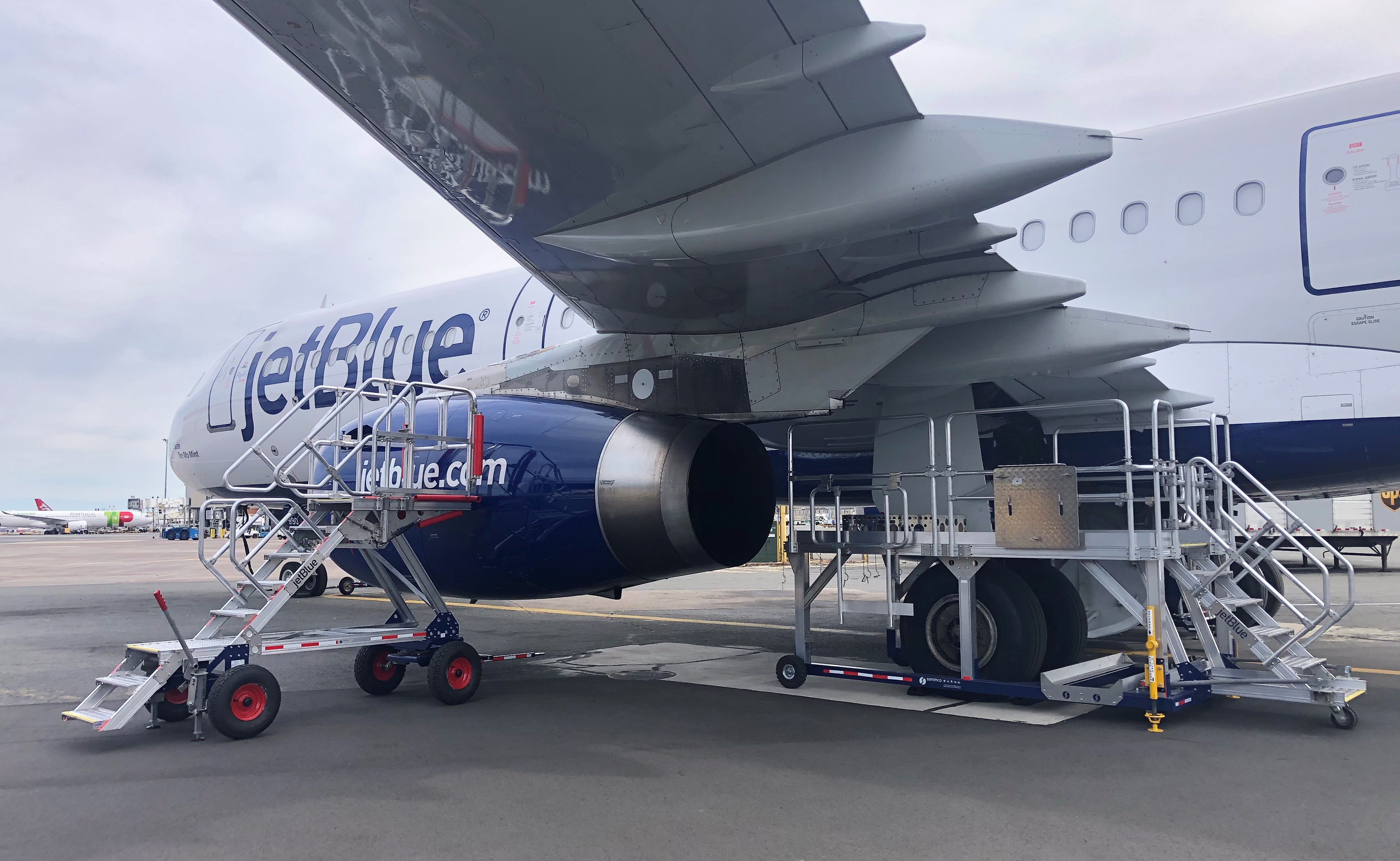 Access stands & ground support equipment Aviation Products SEMMCO INC